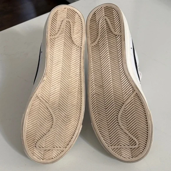 Nike Women’s Blazer Mid 77 White and Black Sneakers size 9 - Picture 4 of 6